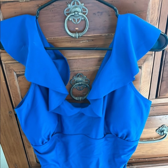 NWOT BloomChic Blue One Piece Ruffled V-Neck Swimsuit - Picture 2 of 8